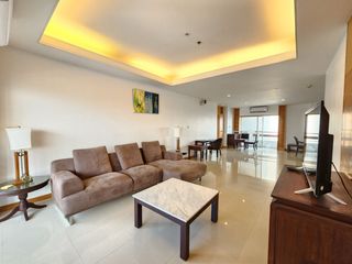 À louer 3 chambres appartement à Bang Rak, Bangkok