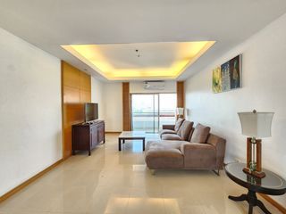 À louer 3 chambres appartement à Bang Rak, Bangkok