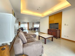 À louer 3 chambres appartement à Bang Rak, Bangkok