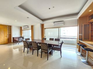 À louer 3 chambres appartement à Bang Rak, Bangkok