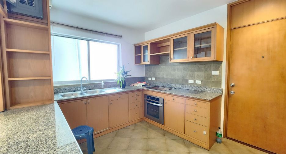 Apartment zur Miete mit 3 Zimmer in Bang Rak, Bangkok