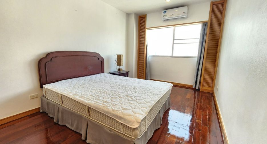 Apartment zur Miete mit 3 Zimmer in Bang Rak, Bangkok