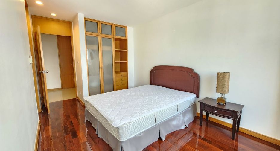 Apartment zur Miete mit 3 Zimmer in Bang Rak, Bangkok