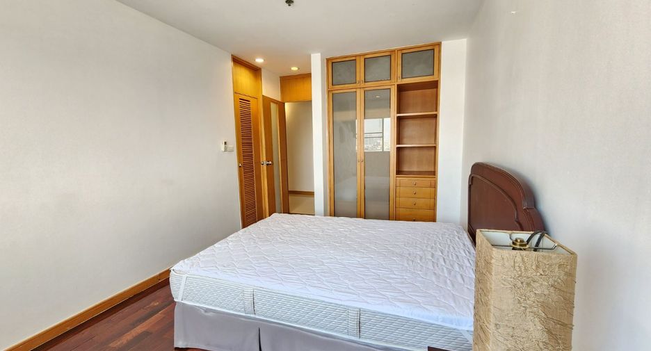 Apartment zur Miete mit 3 Zimmer in Bang Rak, Bangkok