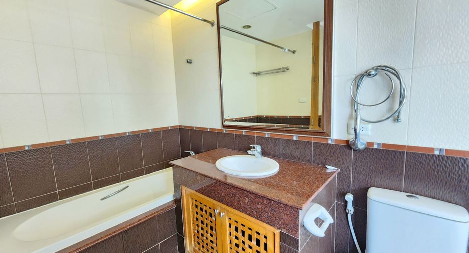 Apartment zur Miete mit 3 Zimmer in Bang Rak, Bangkok