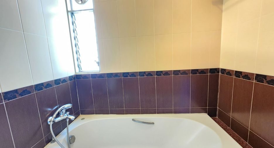 Apartment zur Miete mit 3 Zimmer in Bang Rak, Bangkok