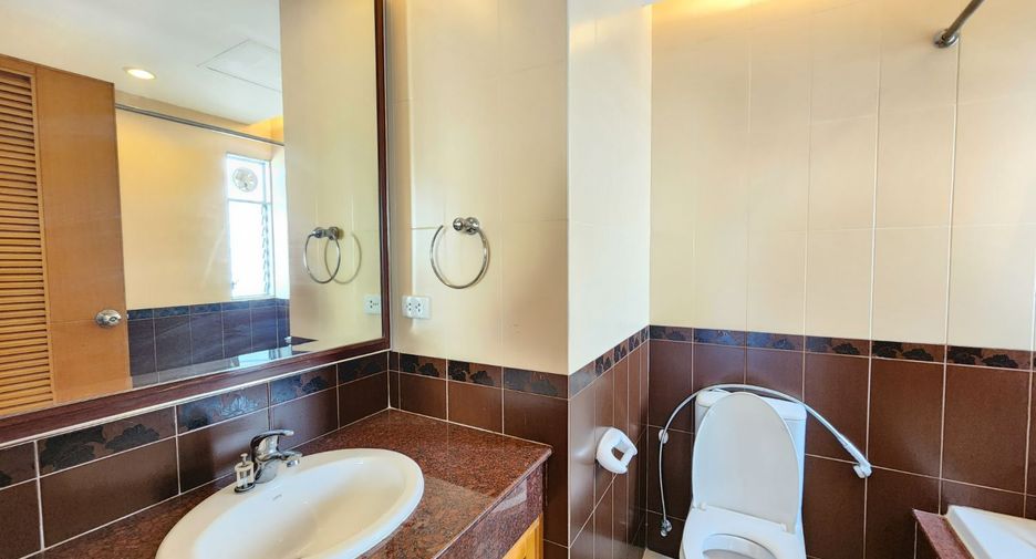 Apartment zur Miete mit 3 Zimmer in Bang Rak, Bangkok