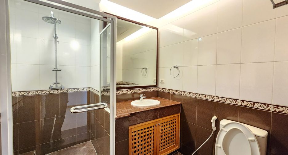 Apartment zur Miete mit 3 Zimmer in Bang Rak, Bangkok