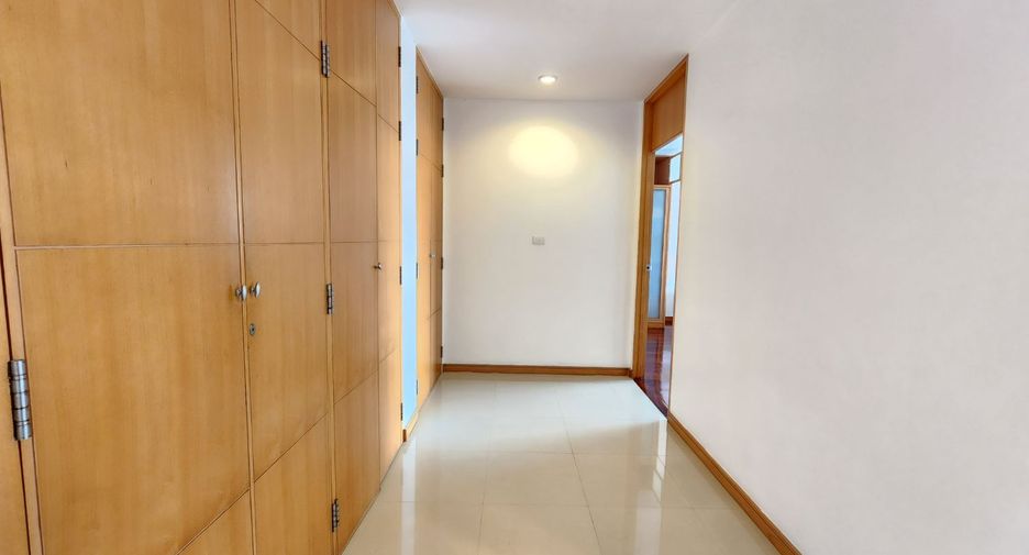 Apartment zur Miete mit 3 Zimmer in Bang Rak, Bangkok