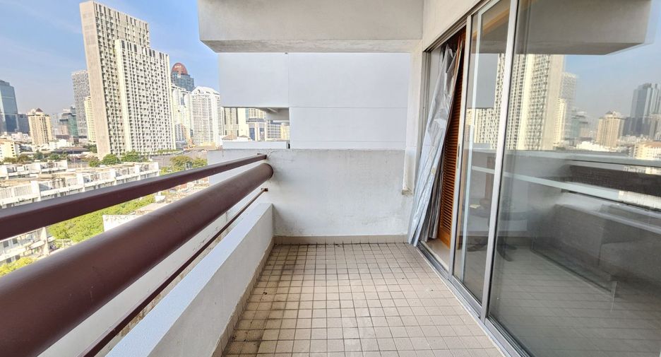 Apartment zur Miete mit 3 Zimmer in Bang Rak, Bangkok