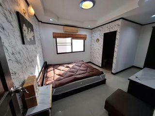 For rent and for sale 4 bed townhouse in Pratumnak, Pattaya