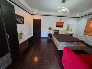 For rent and for sale 4 bed townhouse in Pratumnak, Pattaya
