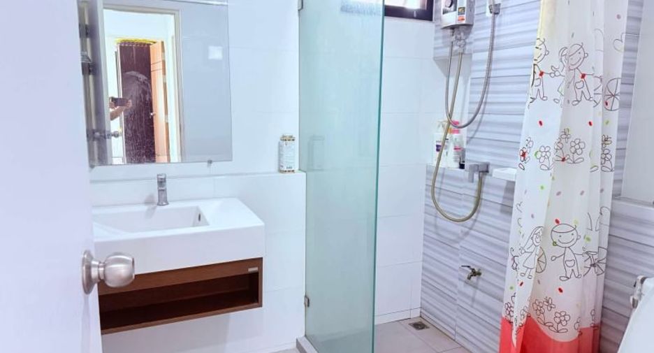For sale 3 bedrooms house in Si Racha, Chonburi