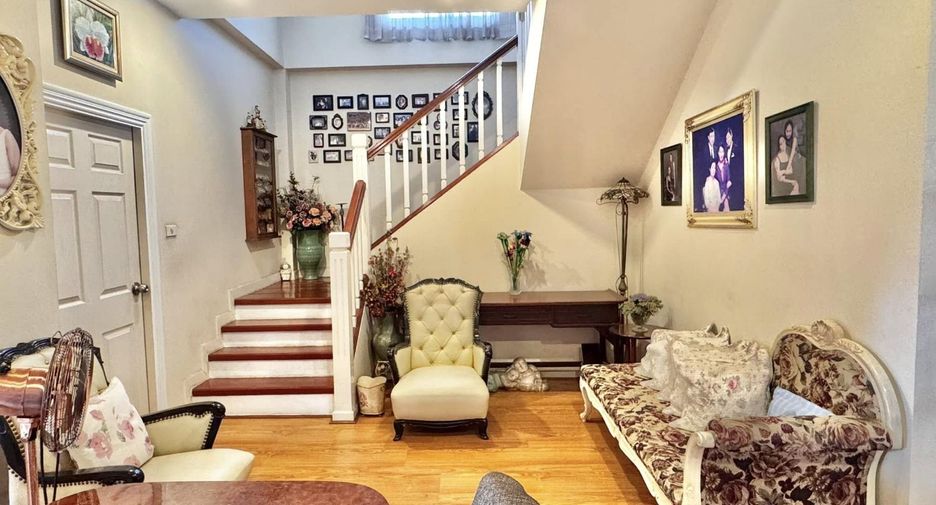 For sale 4 bedrooms house in Mueang Chiang Mai, Chiang Mai