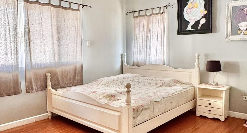 For sale 4 bedrooms house in Mueang Chiang Mai, Chiang Mai