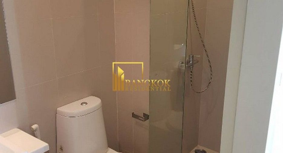Condo en alquiler de 3 habitaciones en Yan Nawa, Bangkok