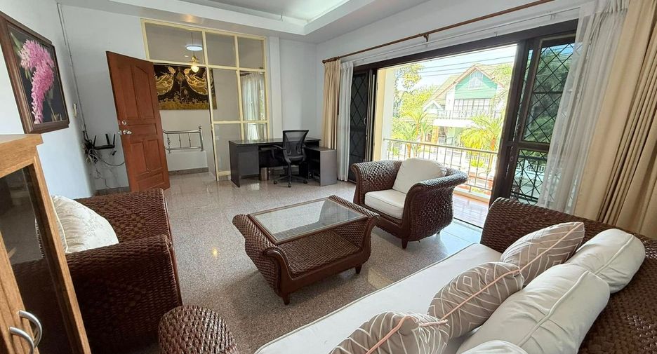 For sale 4 bedrooms villa in Bang Lamung, Chonburi