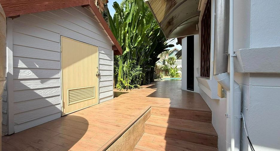 For sale 4 bedrooms villa in Bang Lamung, Chonburi