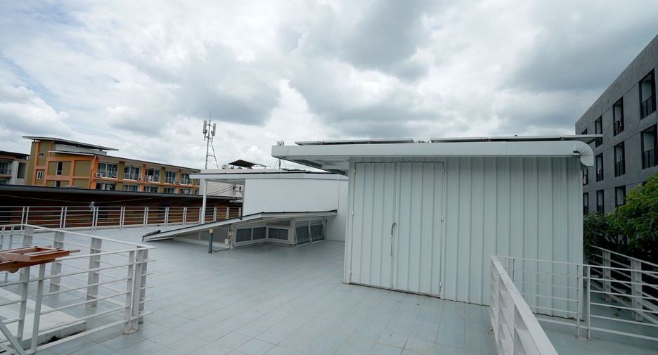 For sale 3 bedrooms retail Space in Mueang Chiang Mai, Chiang Mai