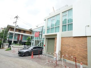 For sale 3 ベッドルーム retail Space in Mueang Chiang Mai, Chiang Mai
