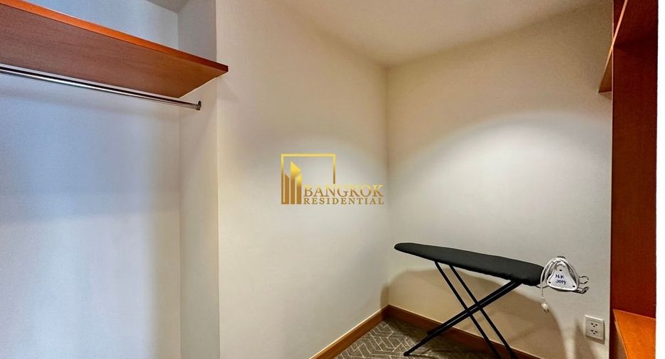 For rent 2 bedrooms serviced apartment in Yan Nawa, Bangkok