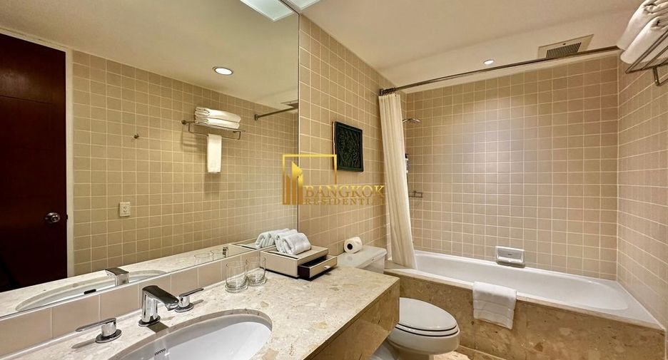 For rent 2 bedrooms serviced apartment in Yan Nawa, Bangkok