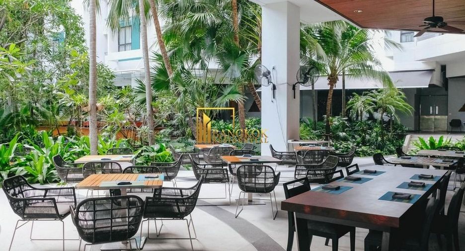 For rent 2 bedrooms serviced apartment in Yan Nawa, Bangkok