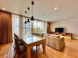 For rent 3 bedrooms apartment in Khlong Toei, Bangkok
