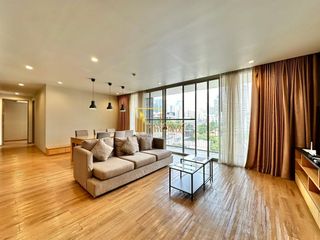 For rent 3 bedrooms apartment in Khlong Toei, Bangkok