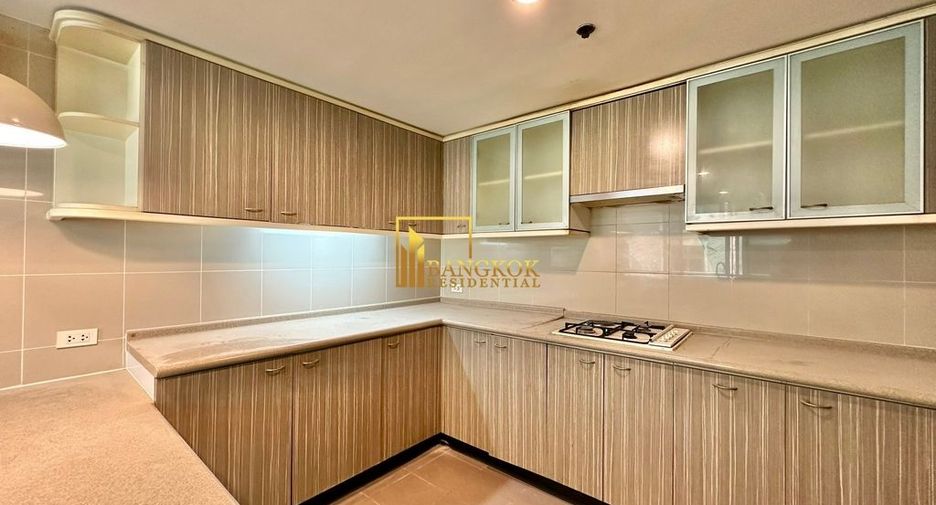 Apartamento en alquiler de 3 habitaciones en Watthana, Bangkok