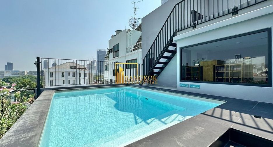 For rent 2 bedrooms apartment in Pathum Wan, Bangkok