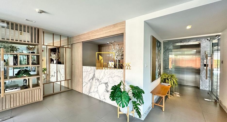 For rent 2 bedrooms apartment in Pathum Wan, Bangkok