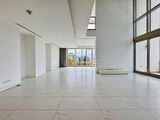 For rent 4 bedrooms condo in Pathum Wan, Bangkok