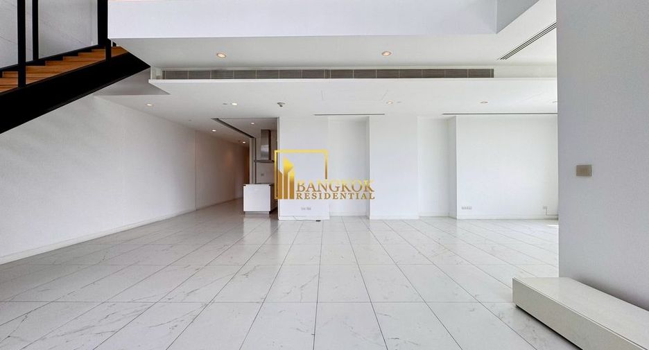 For rent 4 bedrooms condo in Pathum Wan, Bangkok