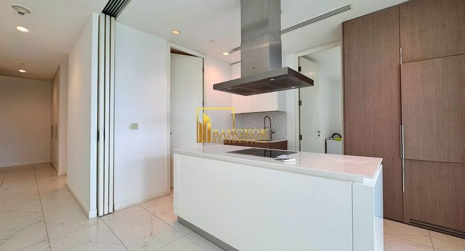 For rent 4 bedrooms condo in Pathum Wan, Bangkok