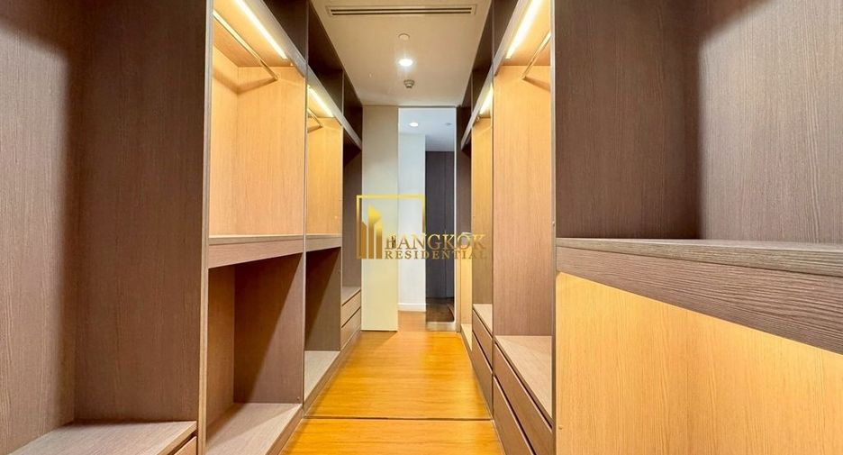 For rent 4 bedrooms condo in Pathum Wan, Bangkok