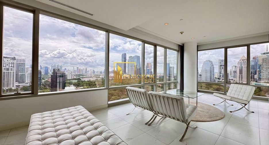 For rent 4 bedrooms condo in Pathum Wan, Bangkok