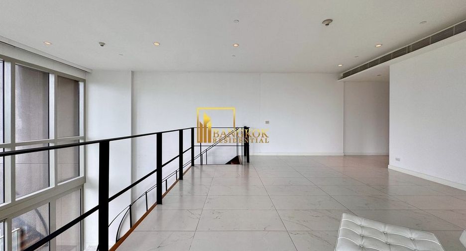 For rent 4 bedrooms condo in Pathum Wan, Bangkok