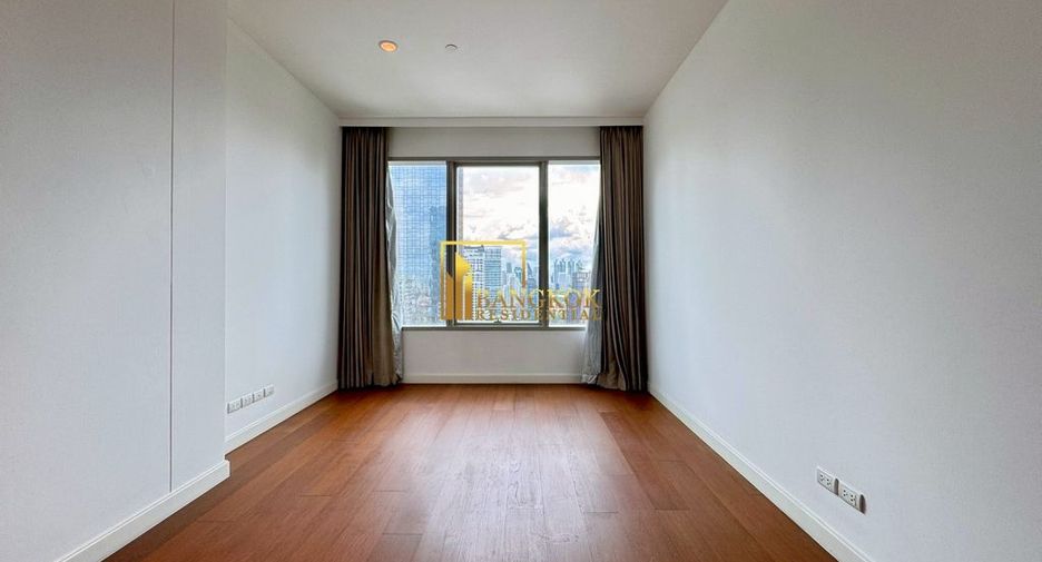 For rent 4 bedrooms condo in Pathum Wan, Bangkok