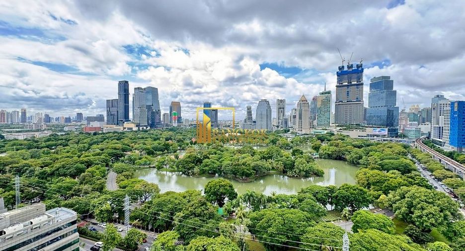 For rent 4 bedrooms condo in Pathum Wan, Bangkok