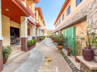 For sale 3 bed townhouse in Cha Am, Phetchaburi