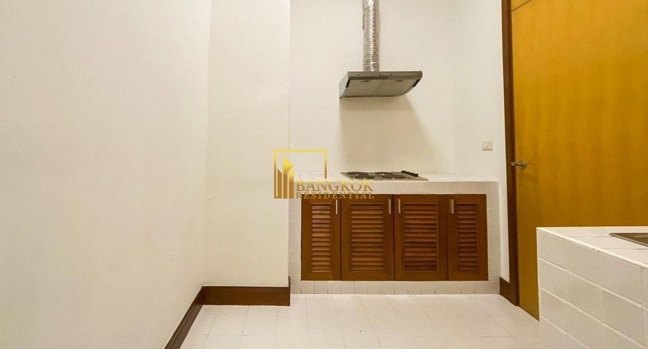 For rent 3 bedrooms apartment in Pathum Wan, Bangkok