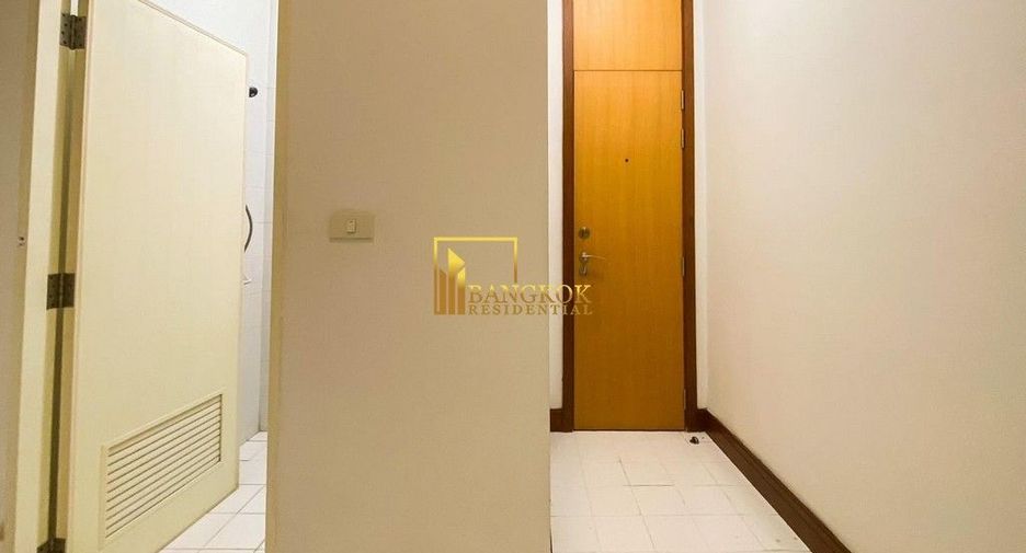 For rent 3 bedrooms apartment in Pathum Wan, Bangkok