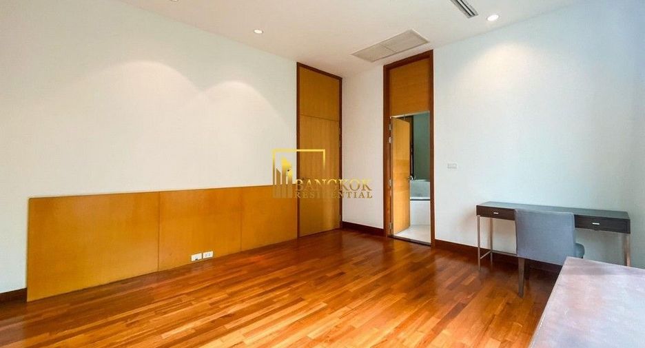 For rent 3 bedrooms apartment in Pathum Wan, Bangkok