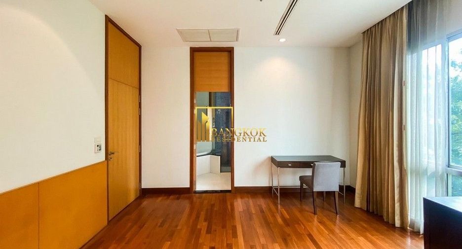 For rent 3 bedrooms apartment in Pathum Wan, Bangkok
