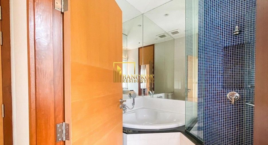 For rent 3 bedrooms apartment in Pathum Wan, Bangkok