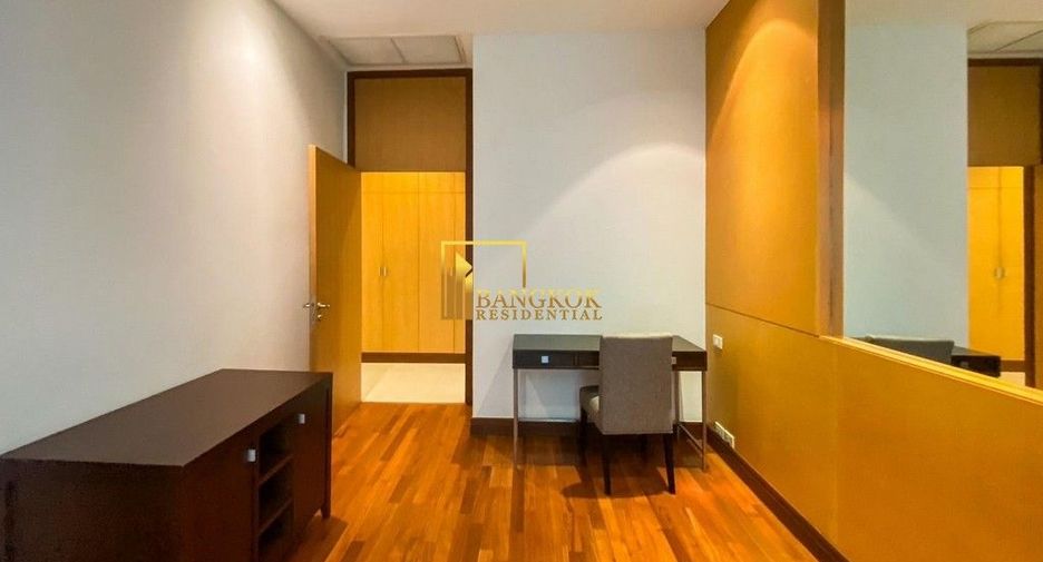For rent 3 bedrooms apartment in Pathum Wan, Bangkok