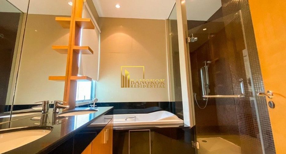 For rent 3 bedrooms apartment in Pathum Wan, Bangkok
