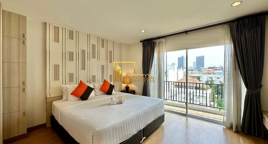 For rent 2 bedrooms apartment in Watthana, Bangkok