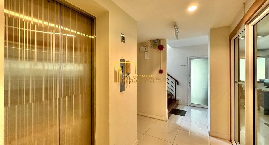 For rent 2 bedrooms apartment in Watthana, Bangkok